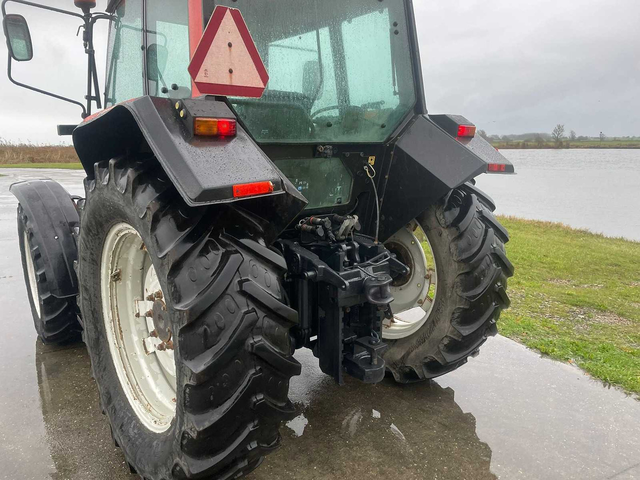 1998 VALMET 6200 ALL-WHEEL DRIVE FARM TRACTOR - Traktori: kuva 1998 VALMET 6200 ALL-WHEEL DRIVE FARM TRACTOR - Traktori 1998 VALMET 6200 ALL-WHEEL DRIVE FARM TRACTOR - Traktori: kuva 1998 VALMET 6200 ALL-WHEEL DRIVE FARM TRACTOR - Traktori