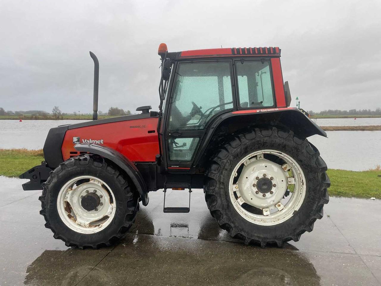 1998 VALMET 6200 ALL-WHEEL DRIVE FARM TRACTOR - Traktori: kuva 1998 VALMET 6200 ALL-WHEEL DRIVE FARM TRACTOR - Traktori 1998 VALMET 6200 ALL-WHEEL DRIVE FARM TRACTOR - Traktori: kuva 1998 VALMET 6200 ALL-WHEEL DRIVE FARM TRACTOR - Traktori