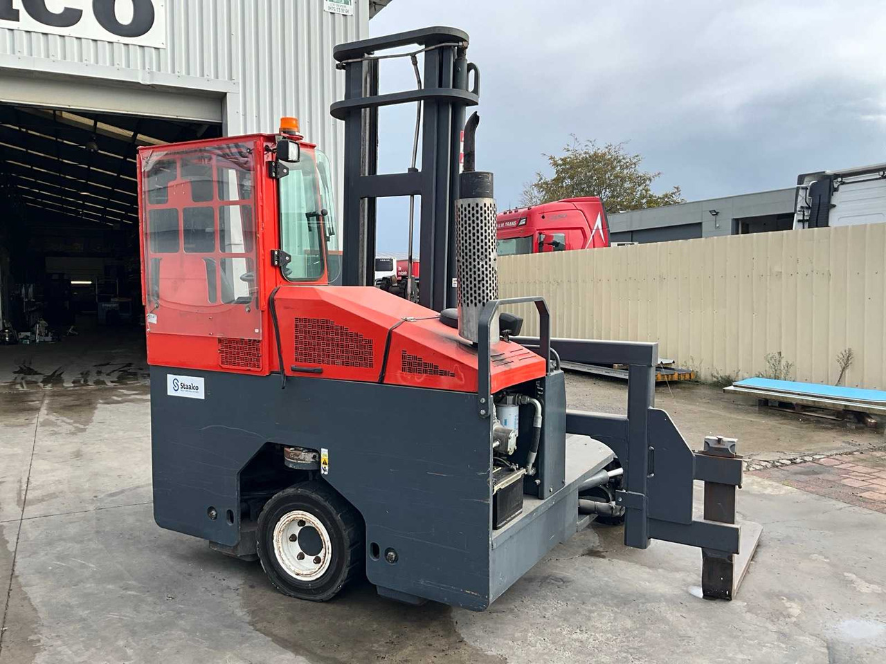 Vastapainotrukki 2001 COMBILIFT 4500 FORKLIFT 4-WAY: kuva Vastapainotrukki 2001 COMBILIFT 4500 FORKLIFT 4-WAY Vastapainotrukki 2001 COMBILIFT 4500 FORKLIFT 4-WAY: kuva Vastapainotrukki 2001 COMBILIFT 4500 FORKLIFT 4-WAY