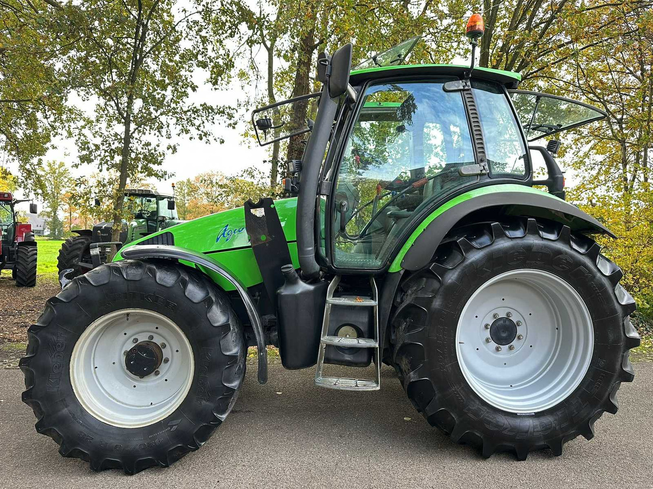 2003 DEUTZ-FAHR AGROTRON 115 MK3 ALL-WHEEL DRIVE FARM TRACTOR - Traktori: kuva 2003 DEUTZ-FAHR AGROTRON 115 MK3 ALL-WHEEL DRIVE FARM TRACTOR - Traktori 2003 DEUTZ-FAHR AGROTRON 115 MK3 ALL-WHEEL DRIVE FARM TRACTOR - Traktori: kuva 2003 DEUTZ-FAHR AGROTRON 115 MK3 ALL-WHEEL DRIVE FARM TRACTOR - Traktori