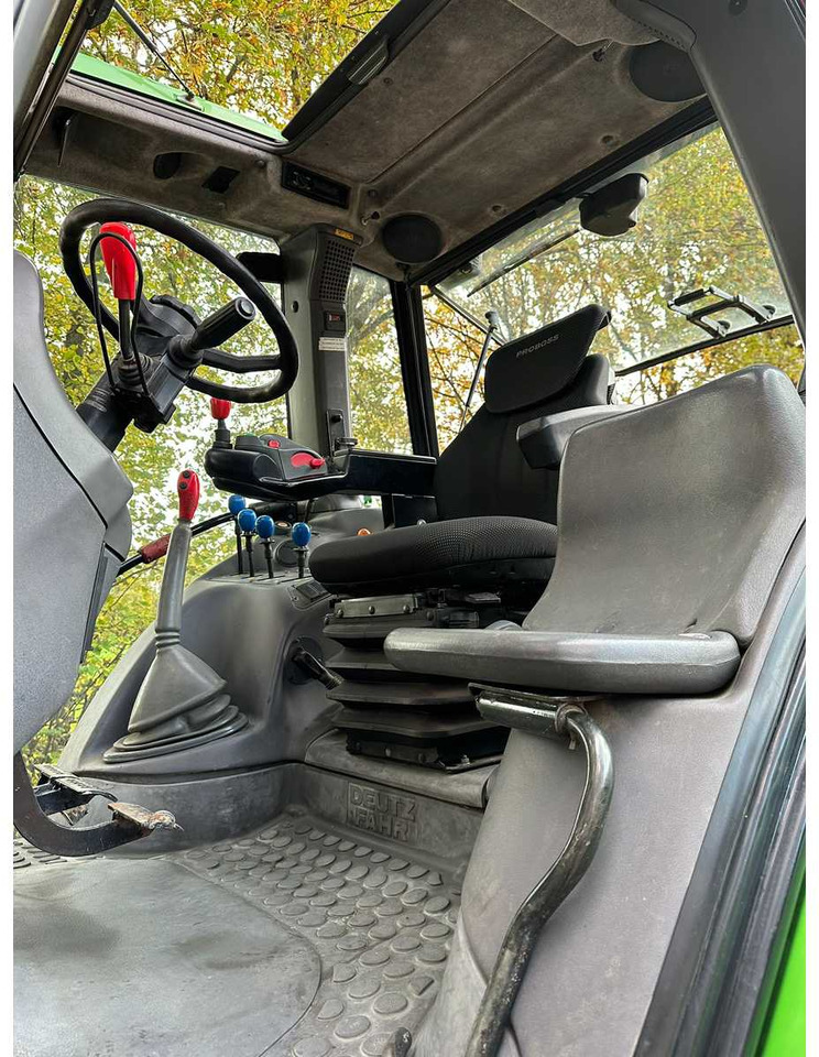 2003 DEUTZ-FAHR AGROTRON 115 MK3 ALL-WHEEL DRIVE FARM TRACTOR - Traktori: kuva 2003 DEUTZ-FAHR AGROTRON 115 MK3 ALL-WHEEL DRIVE FARM TRACTOR - Traktori 2003 DEUTZ-FAHR AGROTRON 115 MK3 ALL-WHEEL DRIVE FARM TRACTOR - Traktori: kuva 2003 DEUTZ-FAHR AGROTRON 115 MK3 ALL-WHEEL DRIVE FARM TRACTOR - Traktori