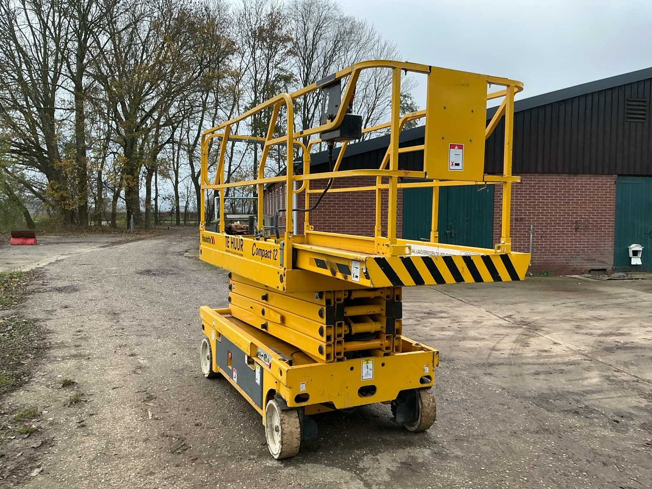 2003 PINGUELY - HAULOTTE COMPACT 12 AERIAL PLATFORM - Henkilönostin: kuva 2003 PINGUELY - HAULOTTE COMPACT 12 AERIAL PLATFORM - Henkilönostin 2003 PINGUELY - HAULOTTE COMPACT 12 AERIAL PLATFORM - Henkilönostin: kuva 2003 PINGUELY - HAULOTTE COMPACT 12 AERIAL PLATFORM - Henkilönostin