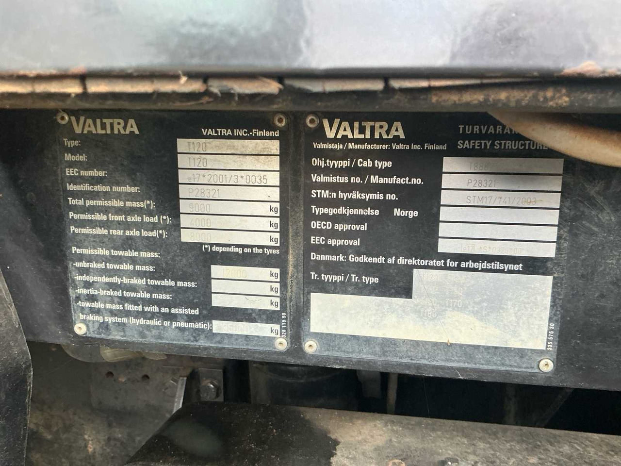 Traktori 2004 VALTRA T120 ALL-WHEEL DRIVE FARM TRACTOR: kuva Traktori 2004 VALTRA T120 ALL-WHEEL DRIVE FARM TRACTOR