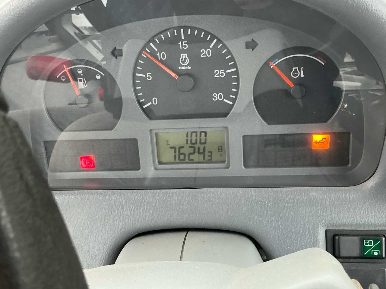 Traktori 2004 VALTRA T120 ALL-WHEEL DRIVE FARM TRACTOR: kuva Traktori 2004 VALTRA T120 ALL-WHEEL DRIVE FARM TRACTOR