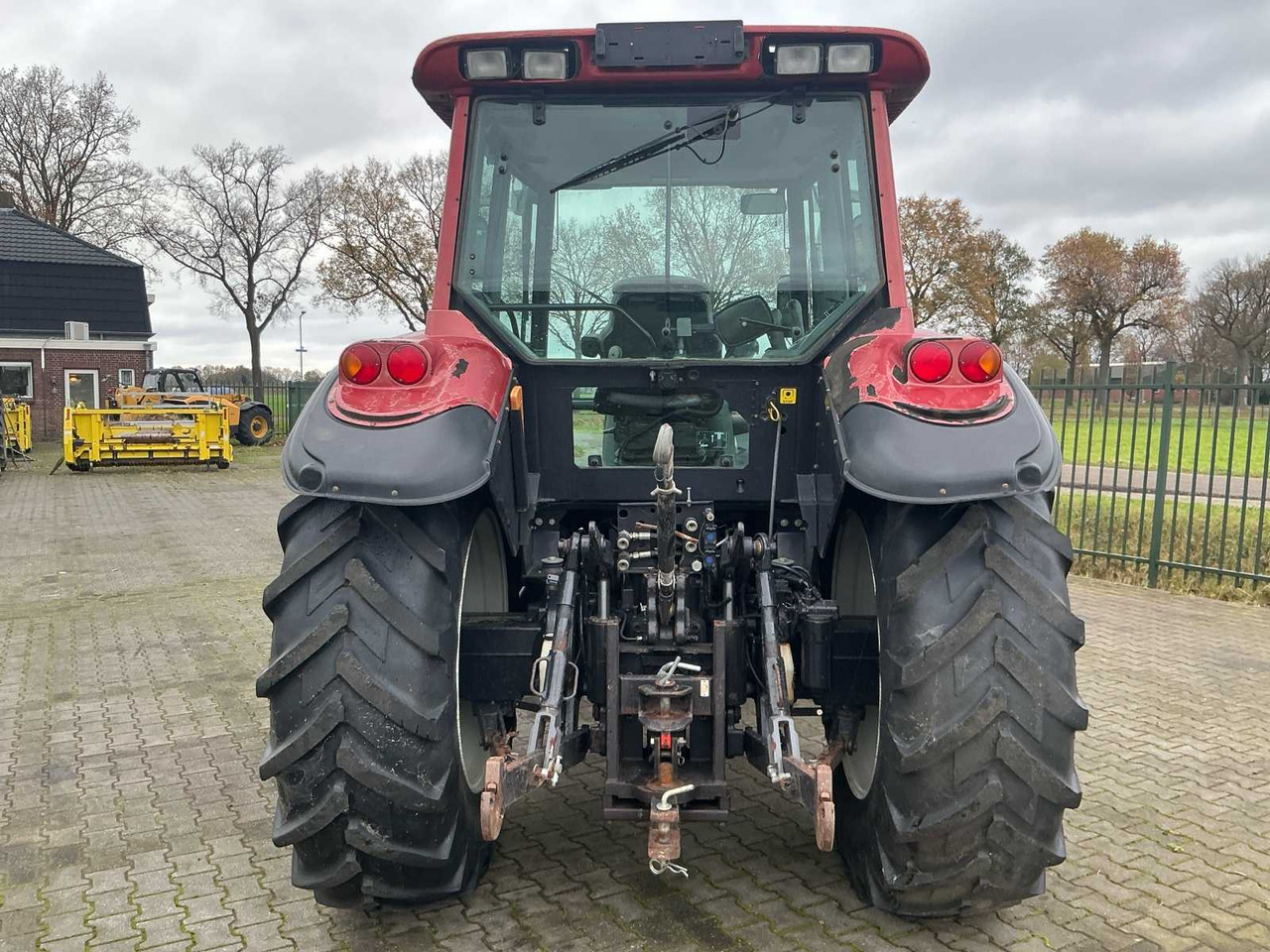 2004 VALTRA T120 ALL-WHEEL DRIVE FARM TRACTOR - Traktori: kuva 2004 VALTRA T120 ALL-WHEEL DRIVE FARM TRACTOR - Traktori 2004 VALTRA T120 ALL-WHEEL DRIVE FARM TRACTOR - Traktori: kuva 2004 VALTRA T120 ALL-WHEEL DRIVE FARM TRACTOR - Traktori