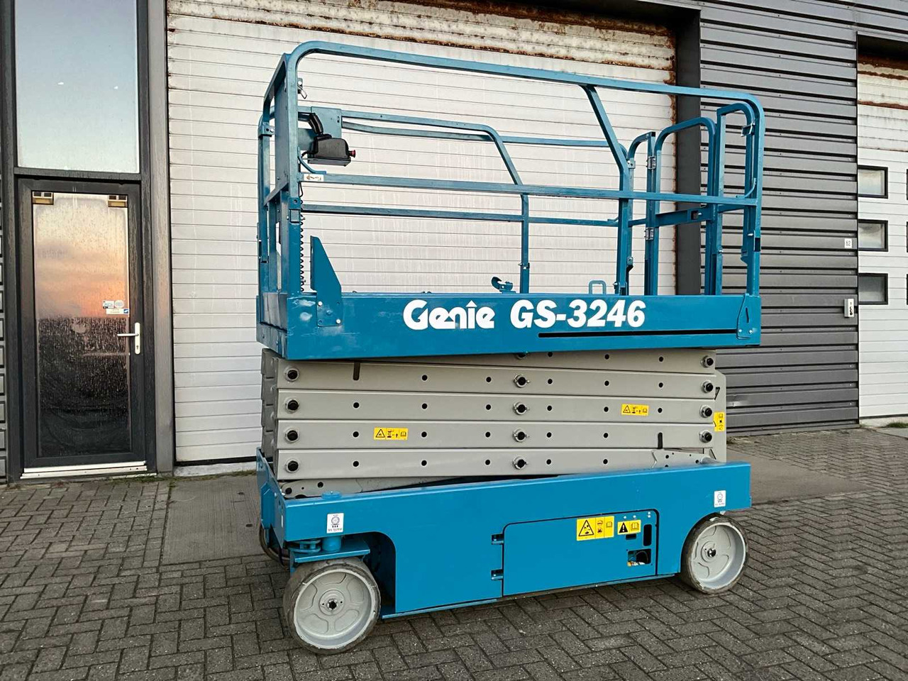 2006 GENIE GS-3246 AERIAL PLATFORM - Henkilönostin: kuva 2006 GENIE GS-3246 AERIAL PLATFORM - Henkilönostin 2006 GENIE GS-3246 AERIAL PLATFORM - Henkilönostin: kuva 2006 GENIE GS-3246 AERIAL PLATFORM - Henkilönostin