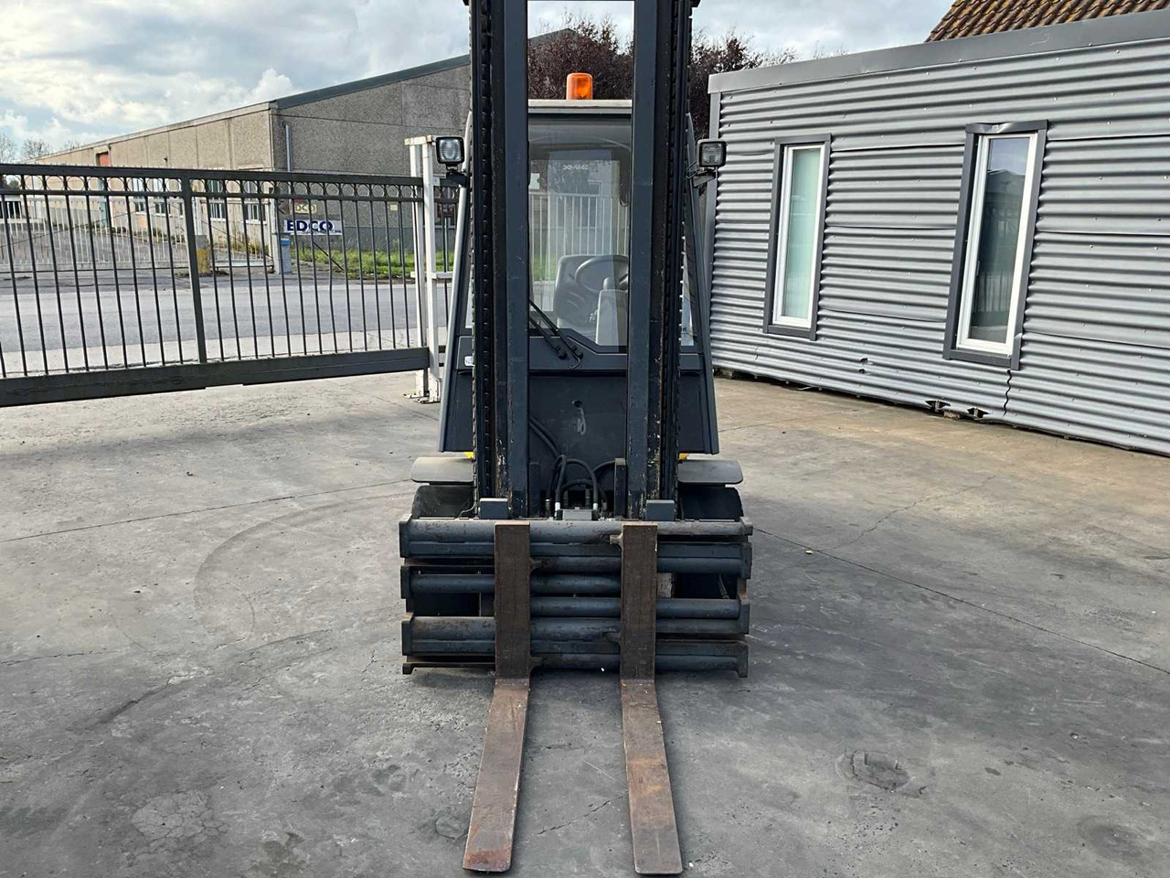 2007 OM XD30 FORKLIFT - Vastapainotrukki: kuva 2007 OM XD30 FORKLIFT - Vastapainotrukki 2007 OM XD30 FORKLIFT - Vastapainotrukki: kuva 2007 OM XD30 FORKLIFT - Vastapainotrukki
