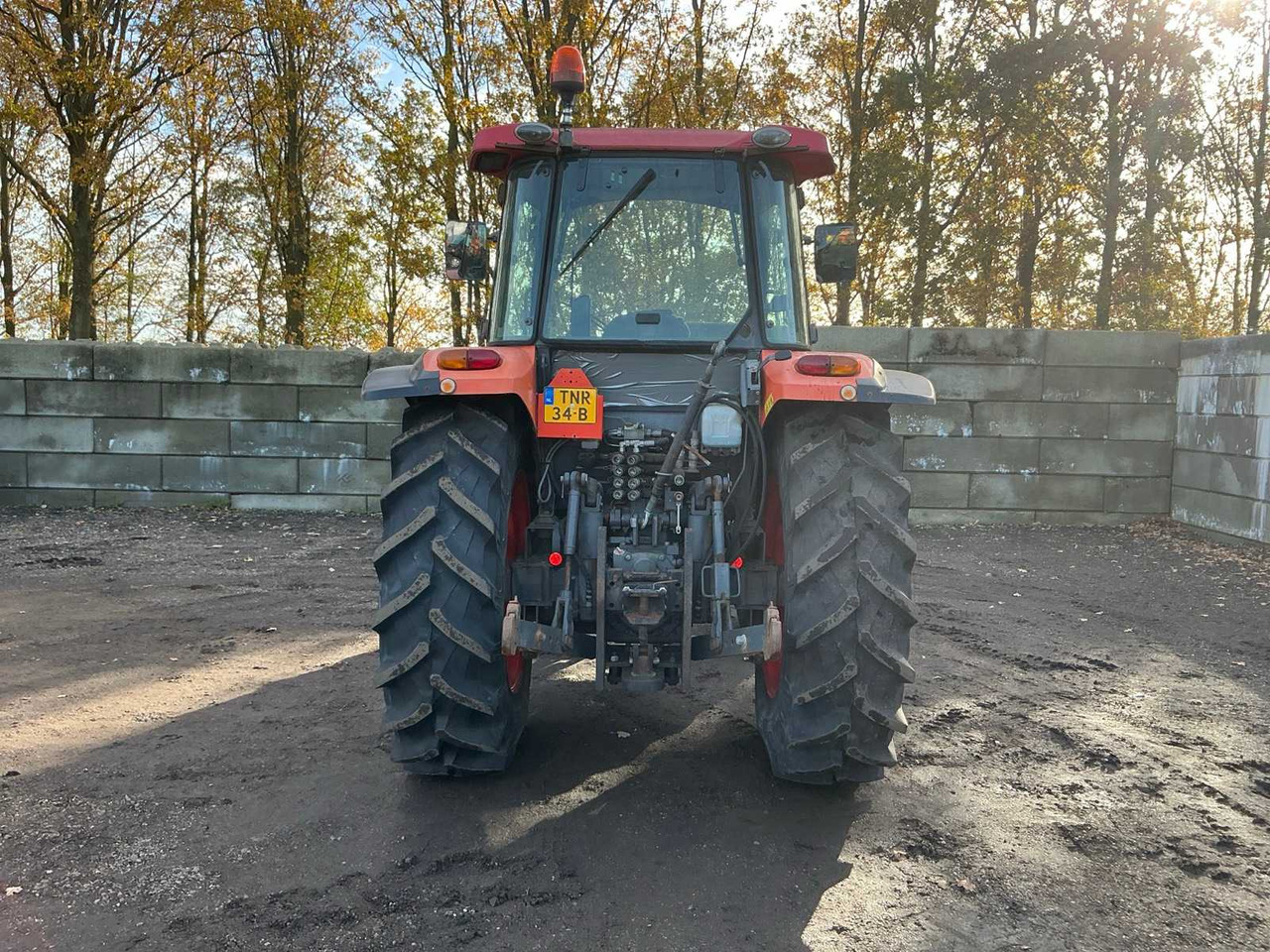 2008 KUBOTA M9540H-C FOUR WHEEL DRIVE FARM TRACTOR - Traktori: kuva 2008 KUBOTA M9540H-C FOUR WHEEL DRIVE FARM TRACTOR - Traktori 2008 KUBOTA M9540H-C FOUR WHEEL DRIVE FARM TRACTOR - Traktori: kuva 2008 KUBOTA M9540H-C FOUR WHEEL DRIVE FARM TRACTOR - Traktori