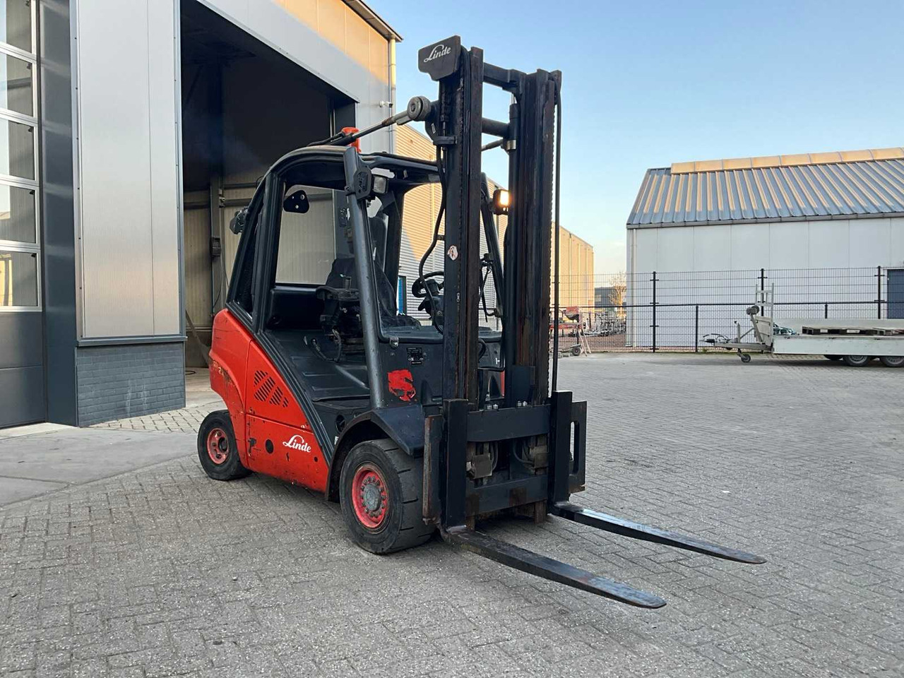 2010 LINDE H30D-01 FORKLIFT - Vastapainotrukki: kuva 2010 LINDE H30D-01 FORKLIFT - Vastapainotrukki 2010 LINDE H30D-01 FORKLIFT - Vastapainotrukki: kuva 2010 LINDE H30D-01 FORKLIFT - Vastapainotrukki