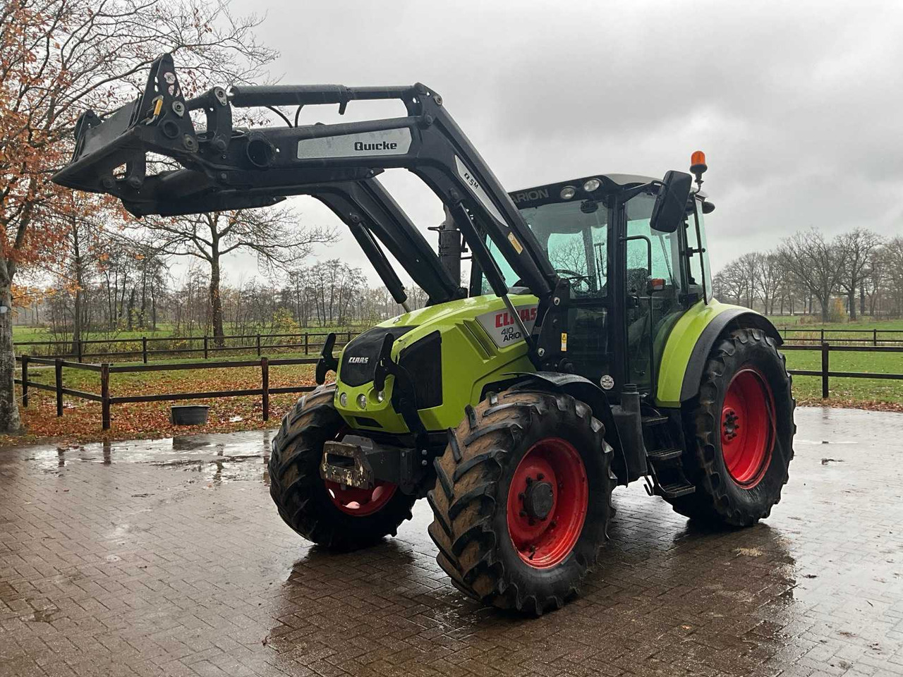 2011 CLAAS ARION 420 FOUR-WHEEL DRIVE FARM TRACTOR WITH FRONT LOADER - Traktori: kuva 2011 CLAAS ARION 420 FOUR-WHEEL DRIVE FARM TRACTOR WITH FRONT LOADER - Traktori 2011 CLAAS ARION 420 FOUR-WHEEL DRIVE FARM TRACTOR WITH FRONT LOADER - Traktori: kuva 2011 CLAAS ARION 420 FOUR-WHEEL DRIVE FARM TRACTOR WITH FRONT LOADER - Traktori
