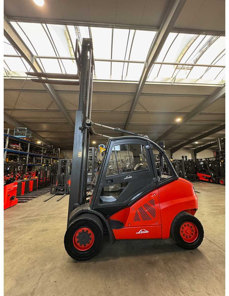 2011 LINDE H50D 5,000KG 3RD VALVE CAB DIESEL FORKLIFT VW ENGINE FORKLIFT - Vastapainotrukki: kuva 2011 LINDE H50D 5,000KG 3RD VALVE CAB DIESEL FORKLIFT VW ENGINE FORKLIFT - Vastapainotrukki 2011 LINDE H50D 5,000KG 3RD VALVE CAB DIESEL FORKLIFT VW ENGINE FORKLIFT - Vastapainotrukki: kuva 2011 LINDE H50D 5,000KG 3RD VALVE CAB DIESEL FORKLIFT VW ENGINE FORKLIFT - Vastapainotrukki