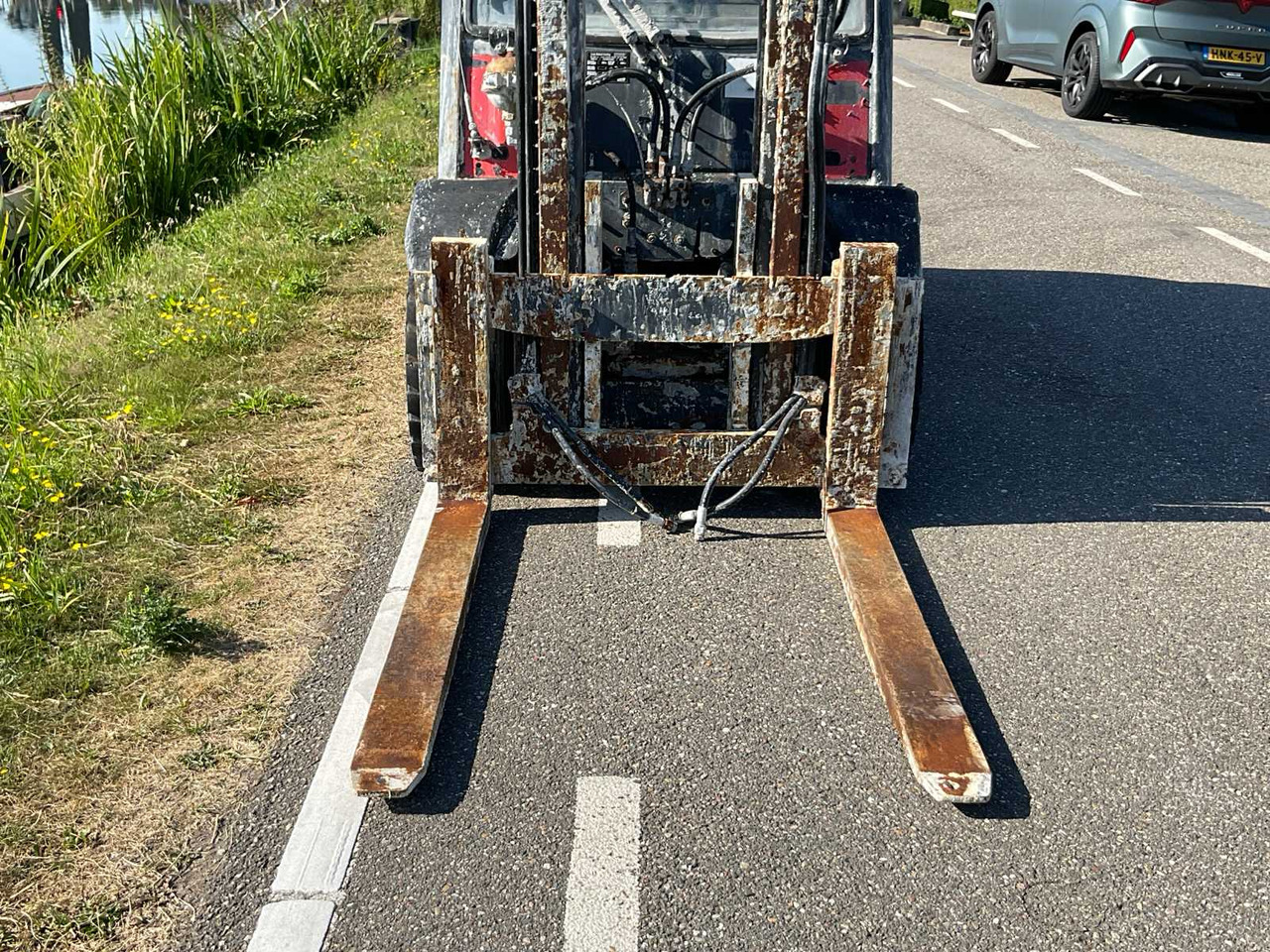 2012 LINDE H35T-01 FORKLIFT - Vastapainotrukki: kuva 2012 LINDE H35T-01 FORKLIFT - Vastapainotrukki 2012 LINDE H35T-01 FORKLIFT - Vastapainotrukki: kuva 2012 LINDE H35T-01 FORKLIFT - Vastapainotrukki