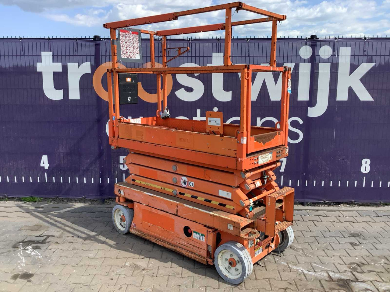 2014 - SKYJACK - SJ3-3219 - SCISSOR LIFT - Henkilönostin: kuva 2014 - SKYJACK - SJ3-3219 - SCISSOR LIFT - Henkilönostin 2014 - SKYJACK - SJ3-3219 - SCISSOR LIFT - Henkilönostin: kuva 2014 - SKYJACK - SJ3-3219 - SCISSOR LIFT - Henkilönostin