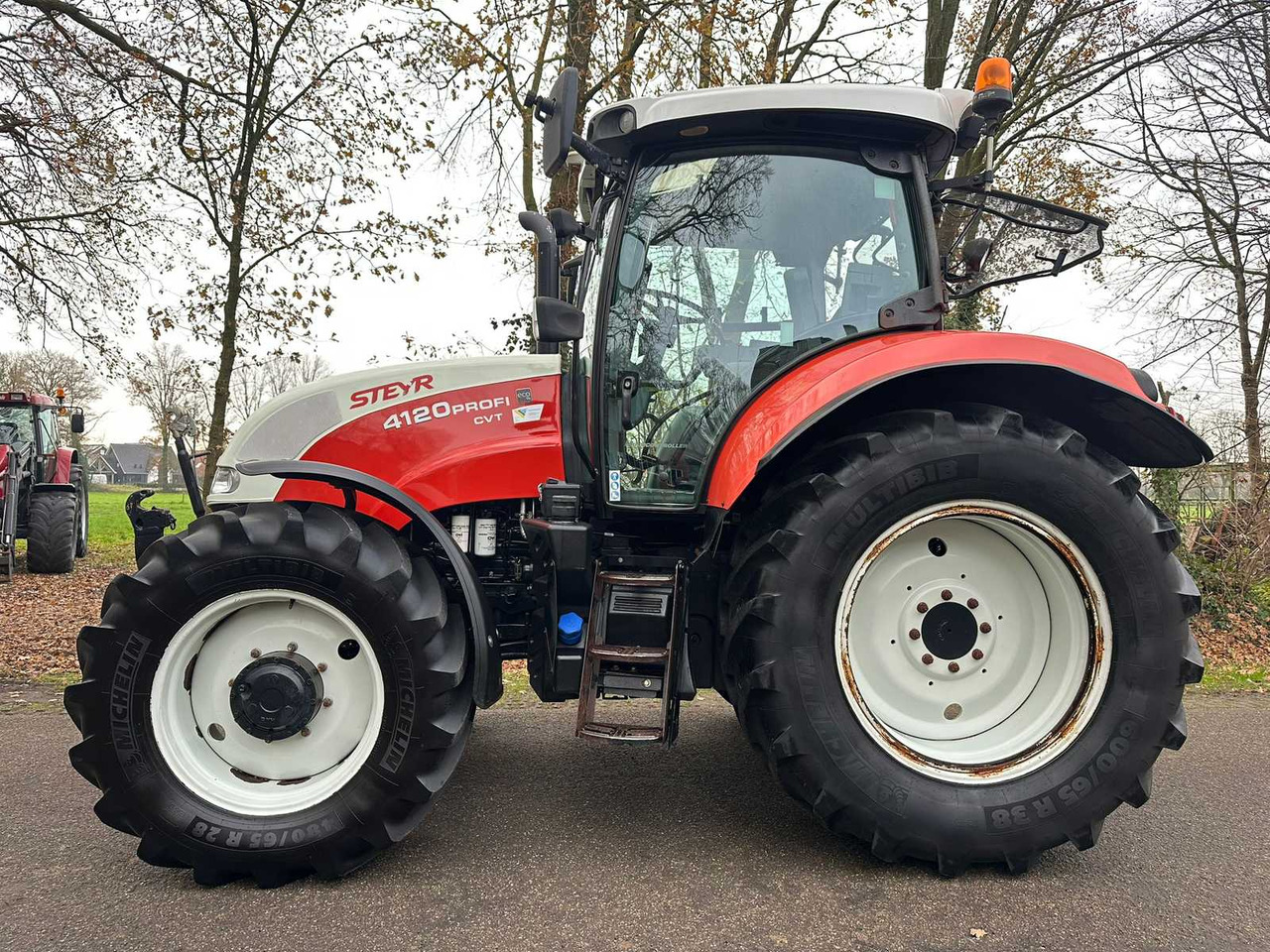 2014 STEYR 4120 PROFI CVT ALL-WHEEL DRIVE FARM TRACTOR - Traktori: kuva 2014 STEYR 4120 PROFI CVT ALL-WHEEL DRIVE FARM TRACTOR - Traktori 2014 STEYR 4120 PROFI CVT ALL-WHEEL DRIVE FARM TRACTOR - Traktori: kuva 2014 STEYR 4120 PROFI CVT ALL-WHEEL DRIVE FARM TRACTOR - Traktori