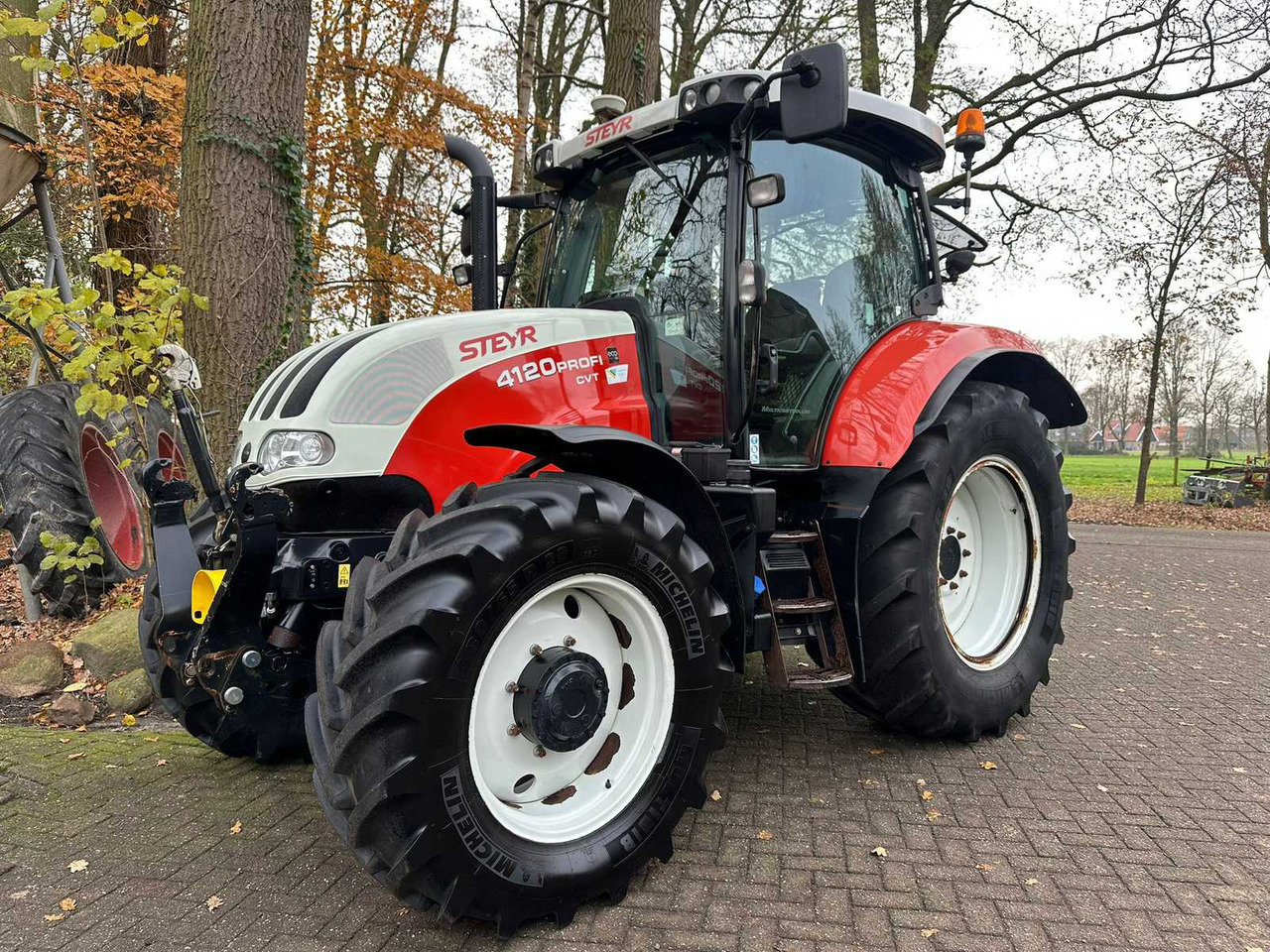 2014 STEYR 4120 PROFI CVT ALL-WHEEL DRIVE FARM TRACTOR - Traktori: kuva 2014 STEYR 4120 PROFI CVT ALL-WHEEL DRIVE FARM TRACTOR - Traktori 2014 STEYR 4120 PROFI CVT ALL-WHEEL DRIVE FARM TRACTOR - Traktori: kuva 2014 STEYR 4120 PROFI CVT ALL-WHEEL DRIVE FARM TRACTOR - Traktori
