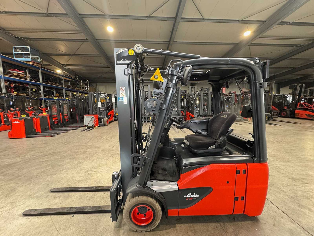 2018 SERVICE+UVV 10/2026 LINDE E18 EVO 1,800KG DUPLEX FREE LIFT ELECTRIC FORKLIFT 4,950 HOURS E20 - Vastapainotrukki: kuva 2018 SERVICE+UVV 10/2026 LINDE E18 EVO 1,800KG DUPLEX FREE LIFT ELECTRIC FORKLIFT 4,950 HOURS E20 - Vastapainotrukki 2018 SERVICE+UVV 10/2026 LINDE E18 EVO 1,800KG DUPLEX FREE LIFT ELECTRIC FORKLIFT 4,950 HOURS E20 - Vastapainotrukki: kuva 2018 SERVICE+UVV 10/2026 LINDE E18 EVO 1,800KG DUPLEX FREE LIFT ELECTRIC FORKLIFT 4,950 HOURS E20 - Vastapainotrukki