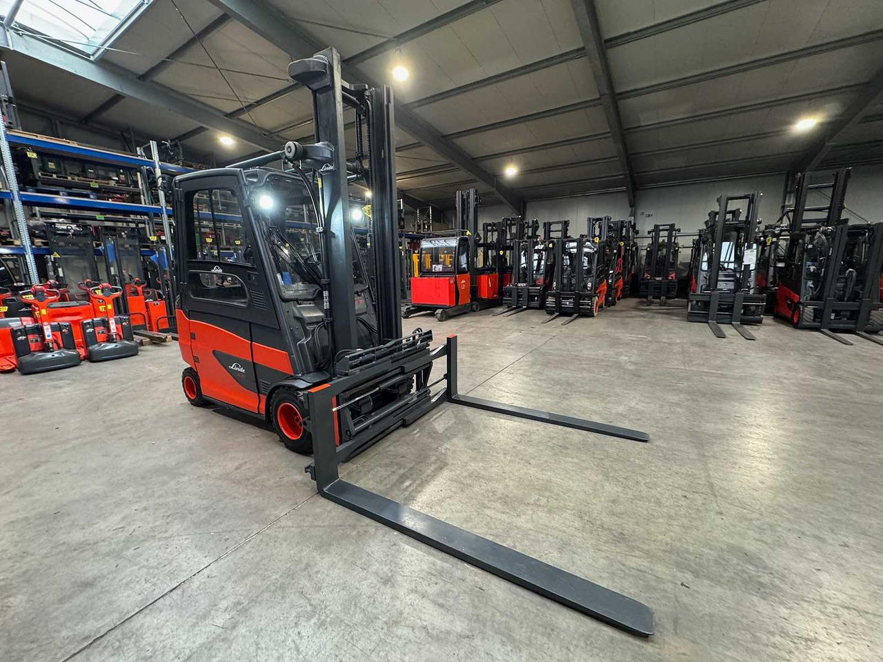 2018 SERVICE + UVV 12/2026 LINDE E35HL 3RD + 4TH VALVE FORK ADJUSTER 10,763 HOURS ELECTRIC FORKLIFT - Vastapainotrukki: kuva 2018 SERVICE + UVV 12/2026 LINDE E35HL 3RD + 4TH VALVE FORK ADJUSTER 10,763 HOURS ELECTRIC FORKLIFT - Vastapainotrukki 2018 SERVICE + UVV 12/2026 LINDE E35HL 3RD + 4TH VALVE FORK ADJUSTER 10,763 HOURS ELECTRIC FORKLIFT - Vastapainotrukki: kuva 2018 SERVICE + UVV 12/2026 LINDE E35HL 3RD + 4TH VALVE FORK ADJUSTER 10,763 HOURS ELECTRIC FORKLIFT - Vastapainotrukki