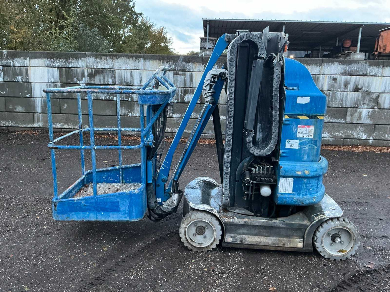 ATN PIAF 880R - Henkilönostin: kuva ATN PIAF 880R - Henkilönostin ATN PIAF 880R - Henkilönostin: kuva ATN PIAF 880R - Henkilönostin