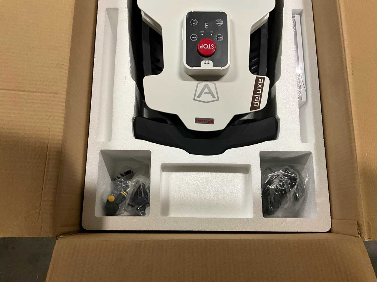 Ambrogio Twenty 25 Delux  - Ruohonleikkuri: kuva Ambrogio Twenty 25 Delux  - Ruohonleikkuri Ambrogio Twenty 25 Delux  - Ruohonleikkuri: kuva Ambrogio Twenty 25 Delux  - Ruohonleikkuri