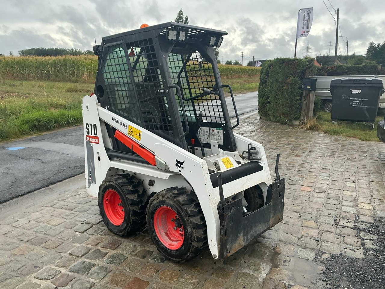 BOBCAT S70 - Liukuohjattu kuormaaja: kuva BOBCAT S70 - Liukuohjattu kuormaaja BOBCAT S70 - Liukuohjattu kuormaaja: kuva BOBCAT S70 - Liukuohjattu kuormaaja
