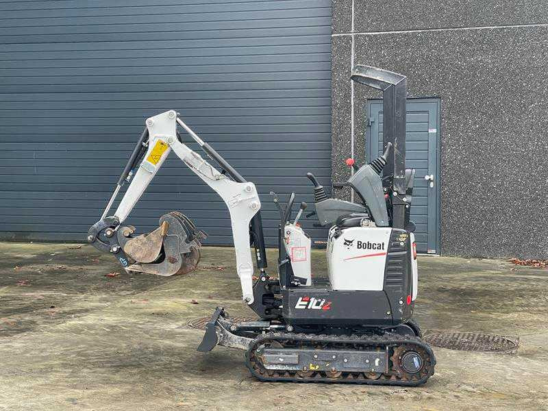 Bobcat E10Z - Telakaivukone: kuva Bobcat E10Z - Telakaivukone Bobcat E10Z - Telakaivukone: kuva Bobcat E10Z - Telakaivukone