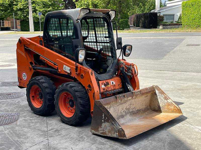 Bobcat S450 - Liukuohjattu kuormaaja: kuva Bobcat S450 - Liukuohjattu kuormaaja Bobcat S450 - Liukuohjattu kuormaaja: kuva Bobcat S450 - Liukuohjattu kuormaaja