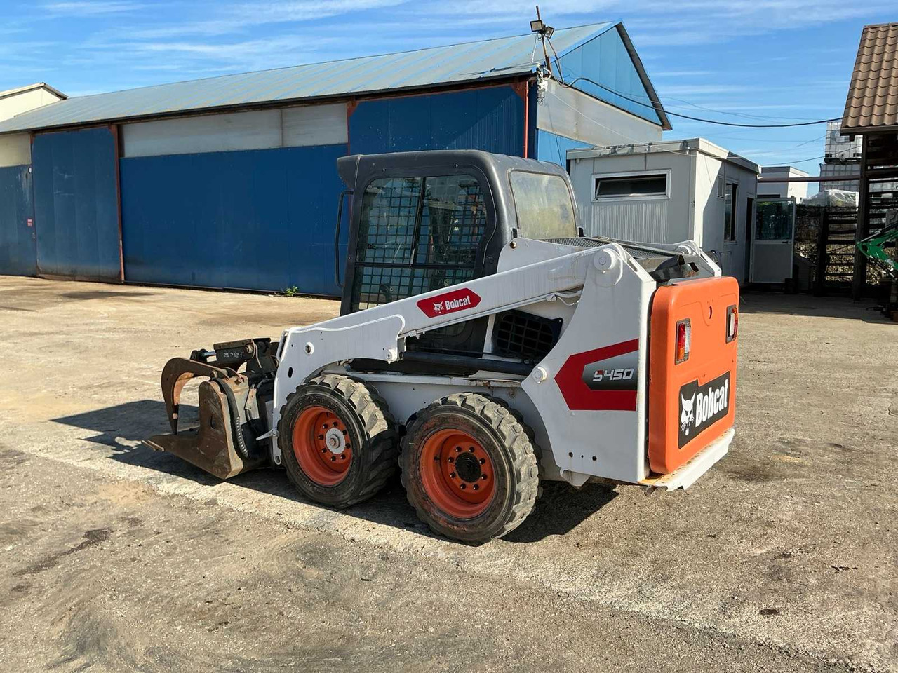 Bobcat S450 - Liukuohjattu kuormaaja: kuva Bobcat S450 - Liukuohjattu kuormaaja Bobcat S450 - Liukuohjattu kuormaaja: kuva Bobcat S450 - Liukuohjattu kuormaaja