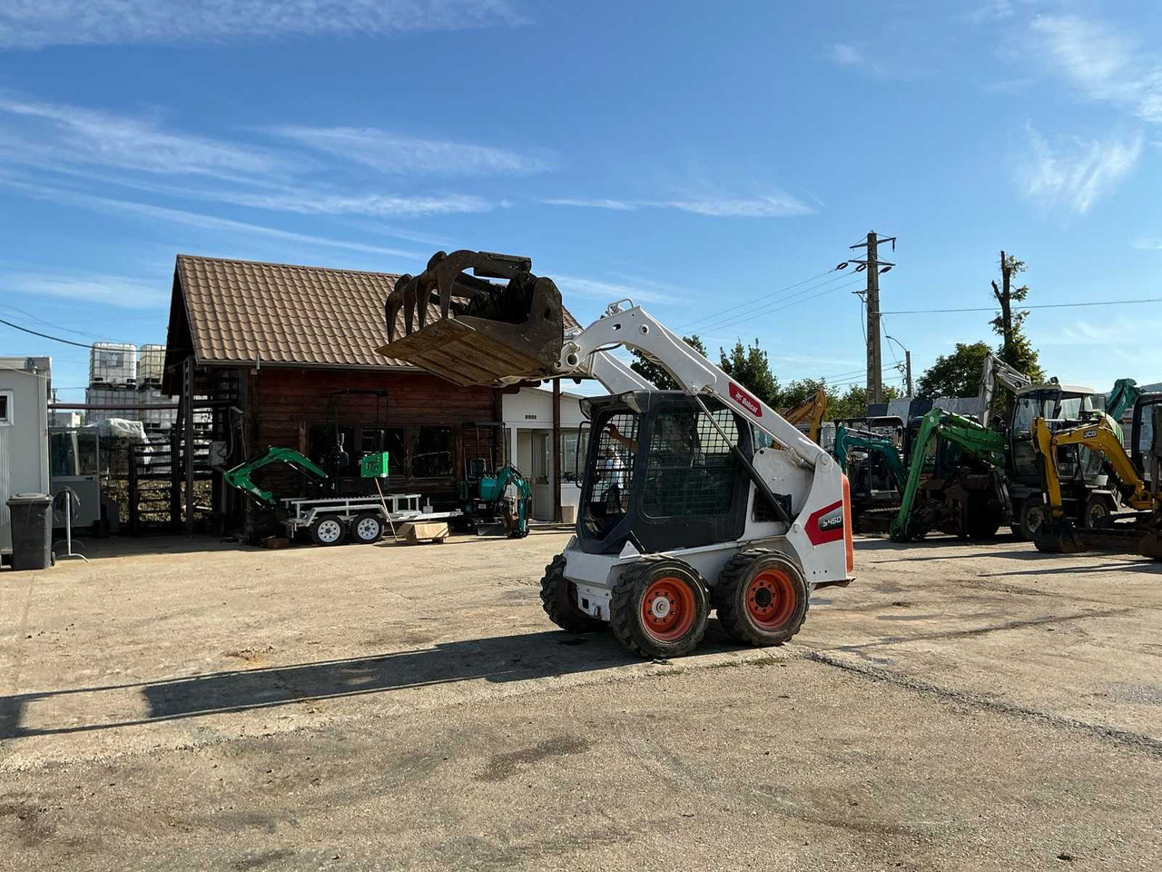 Bobcat S450 - Liukuohjattu kuormaaja: kuva Bobcat S450 - Liukuohjattu kuormaaja Bobcat S450 - Liukuohjattu kuormaaja: kuva Bobcat S450 - Liukuohjattu kuormaaja
