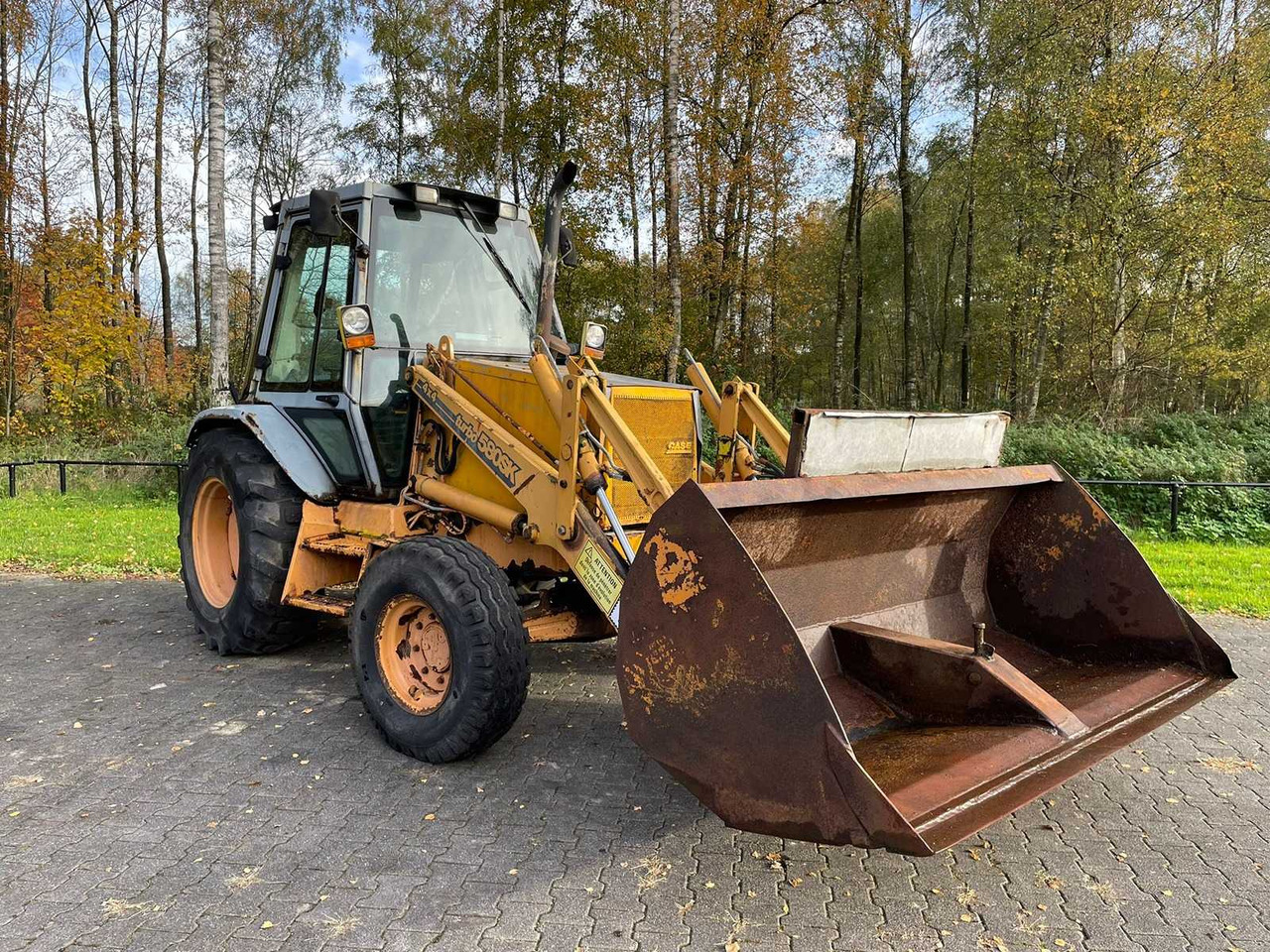 CASE - 1995 - 580 SK TURBO - BACKHOE LOADER - Kaivuri-trukki: kuva CASE - 1995 - 580 SK TURBO - BACKHOE LOADER - Kaivuri-trukki CASE - 1995 - 580 SK TURBO - BACKHOE LOADER - Kaivuri-trukki: kuva CASE - 1995 - 580 SK TURBO - BACKHOE LOADER - Kaivuri-trukki