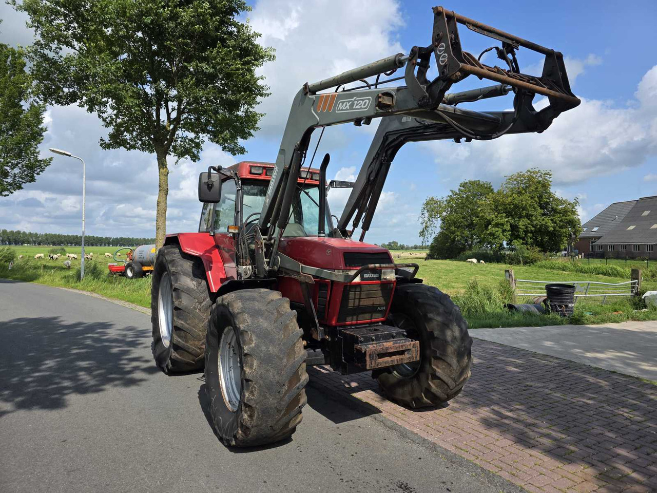 Case IH Maxxum 5150 plus - Traktori: kuva Case IH Maxxum 5150 plus - Traktori Case IH Maxxum 5150 plus - Traktori: kuva Case IH Maxxum 5150 plus - Traktori