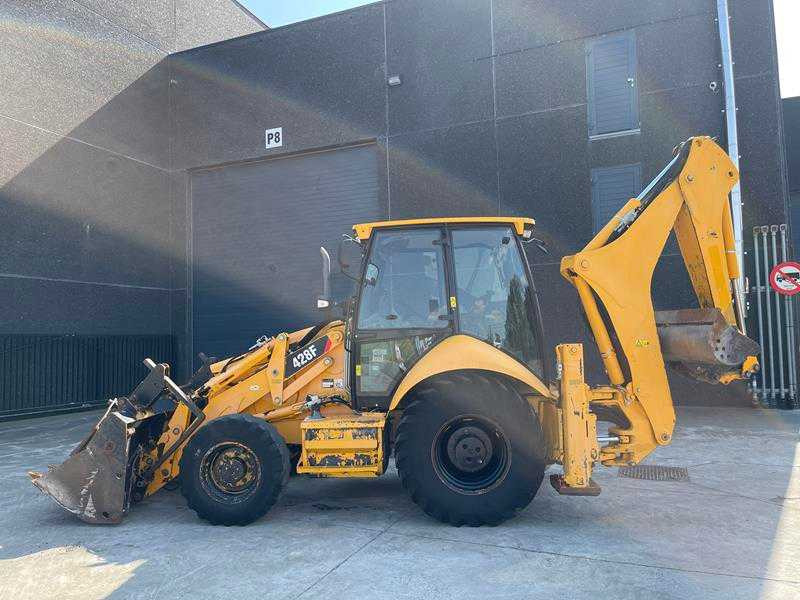Caterpillar 428F - Kaivuri-trukki: kuva Caterpillar 428F - Kaivuri-trukki Caterpillar 428F - Kaivuri-trukki: kuva Caterpillar 428F - Kaivuri-trukki