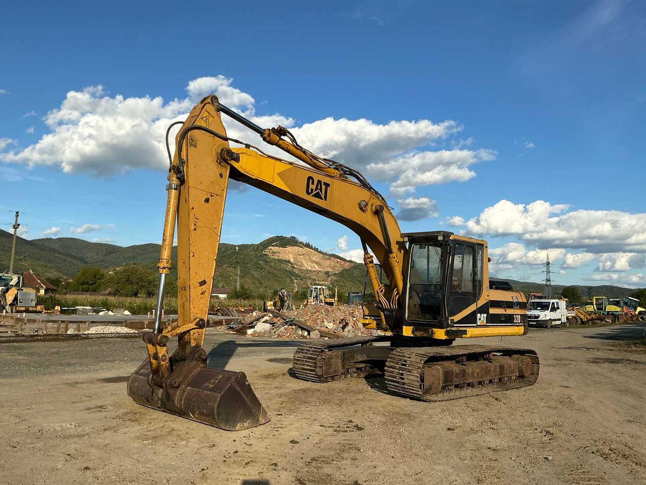 Caterpillar CATERPILLAR - 320 L - TRACKED EXCAVATOR - 1995 - Telakaivukone: kuva Caterpillar CATERPILLAR - 320 L - TRACKED EXCAVATOR - 1995 - Telakaivukone Caterpillar CATERPILLAR - 320 L - TRACKED EXCAVATOR - 1995 - Telakaivukone: kuva Caterpillar CATERPILLAR - 320 L - TRACKED EXCAVATOR - 1995 - Telakaivukone