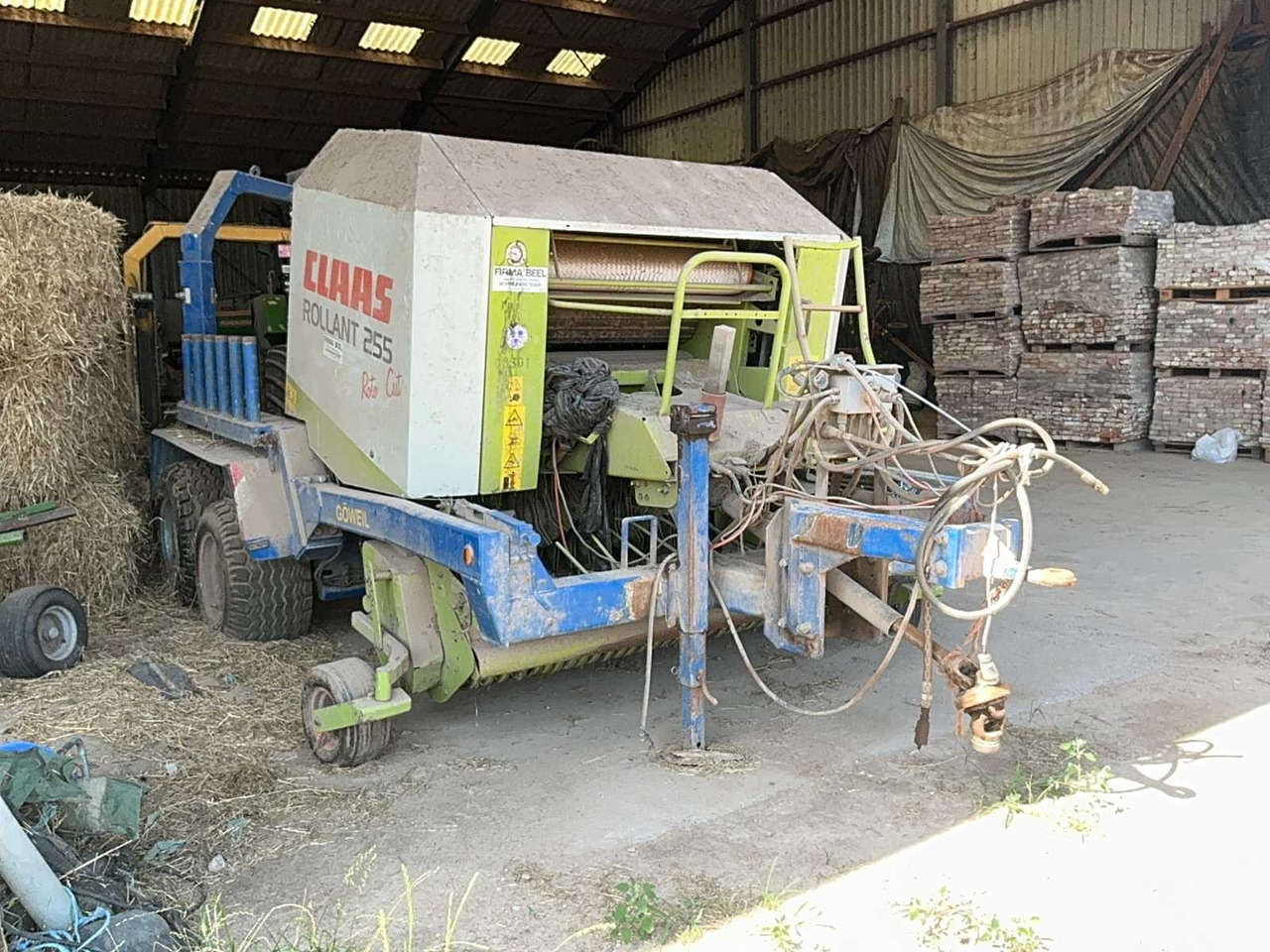 Claas Rollant 255 RC Uniwrap - Pyöröpaalain, Käärijä: kuva Claas Rollant 255 RC Uniwrap - Pyöröpaalain, Käärijä Claas Rollant 255 RC Uniwrap - Pyöröpaalain, Käärijä: kuva Claas Rollant 255 RC Uniwrap - Pyöröpaalain, Käärijä