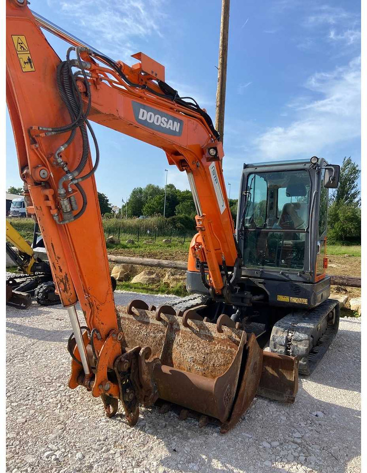 DOOSAN - DX 62R-3 - MIDI-EXCAVATOR - 2018 - Kaivuri: kuva DOOSAN - DX 62R-3 - MIDI-EXCAVATOR - 2018 - Kaivuri DOOSAN - DX 62R-3 - MIDI-EXCAVATOR - 2018 - Kaivuri: kuva DOOSAN - DX 62R-3 - MIDI-EXCAVATOR - 2018 - Kaivuri