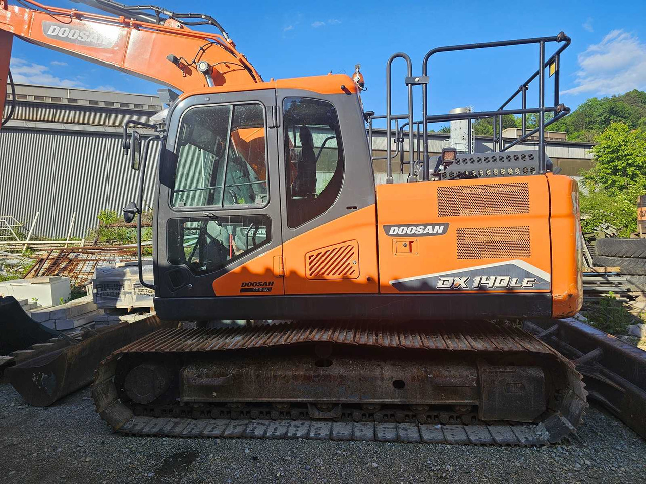 DOOSAN DX140LCR-7 - Telakaivukone: kuva DOOSAN DX140LCR-7 - Telakaivukone DOOSAN DX140LCR-7 - Telakaivukone: kuva DOOSAN DX140LCR-7 - Telakaivukone