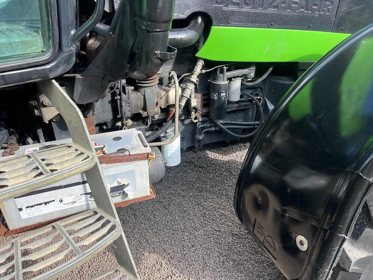 Traktori Deutz Fahr Agrotron 130: kuva Traktori Deutz Fahr Agrotron 130