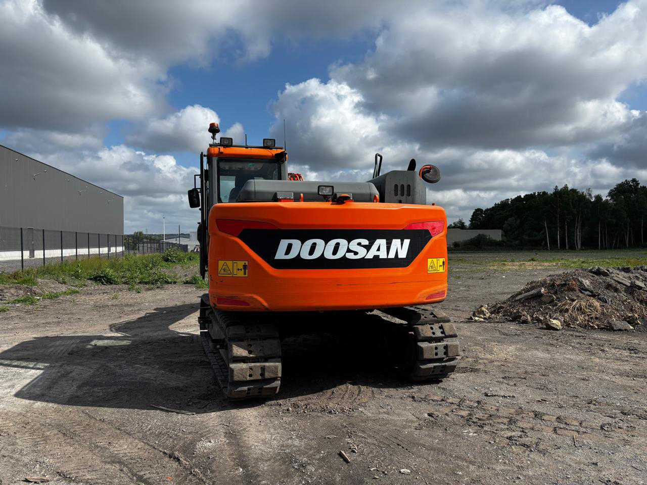 Doosan DX140 LC-5 - Telakaivukone: kuva Doosan DX140 LC-5 - Telakaivukone Doosan DX140 LC-5 - Telakaivukone: kuva Doosan DX140 LC-5 - Telakaivukone