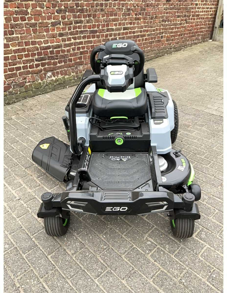 EGO Z6 - Ruohonleikkuri: kuva EGO Z6 - Ruohonleikkuri EGO Z6 - Ruohonleikkuri: kuva EGO Z6 - Ruohonleikkuri
