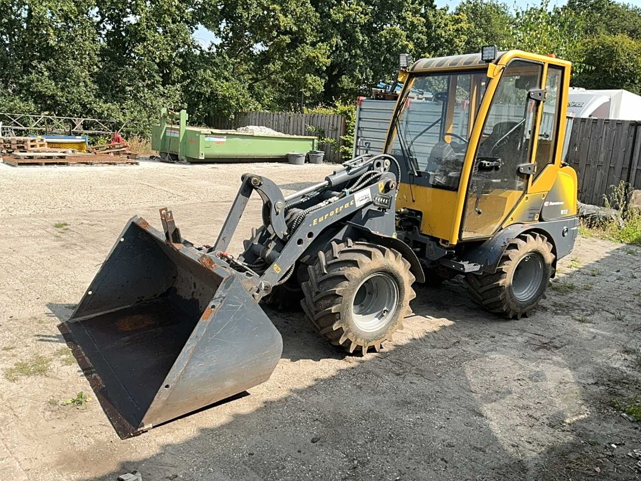 Eurotrac 8207W121CS - Pyöräkuormaaja: kuva Eurotrac 8207W121CS - Pyöräkuormaaja Eurotrac 8207W121CS - Pyöräkuormaaja: kuva Eurotrac 8207W121CS - Pyöräkuormaaja