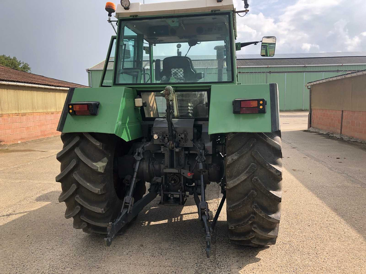 FENDT - FAVORIT 615 LSA TURBOMATIK E - 4WD AGRICULTURAL TRACTOR - 1985 - Traktori: kuva FENDT - FAVORIT 615 LSA TURBOMATIK E - 4WD AGRICULTURAL TRACTOR - 1985 - Traktori FENDT - FAVORIT 615 LSA TURBOMATIK E - 4WD AGRICULTURAL TRACTOR - 1985 - Traktori: kuva FENDT - FAVORIT 615 LSA TURBOMATIK E - 4WD AGRICULTURAL TRACTOR - 1985 - Traktori