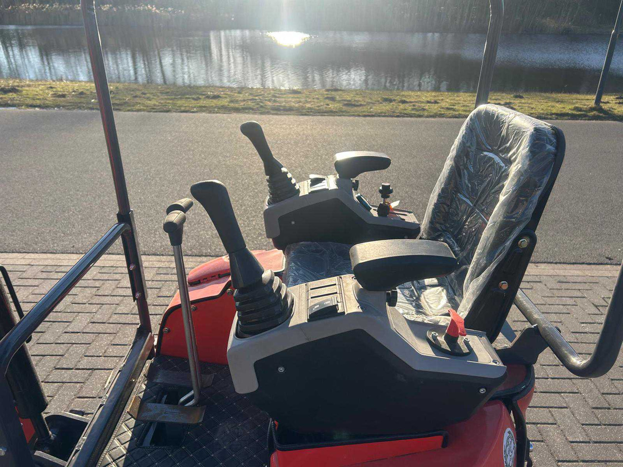 Minikuormaaja FF industrial ME18: kuva Minikuormaaja FF industrial ME18
