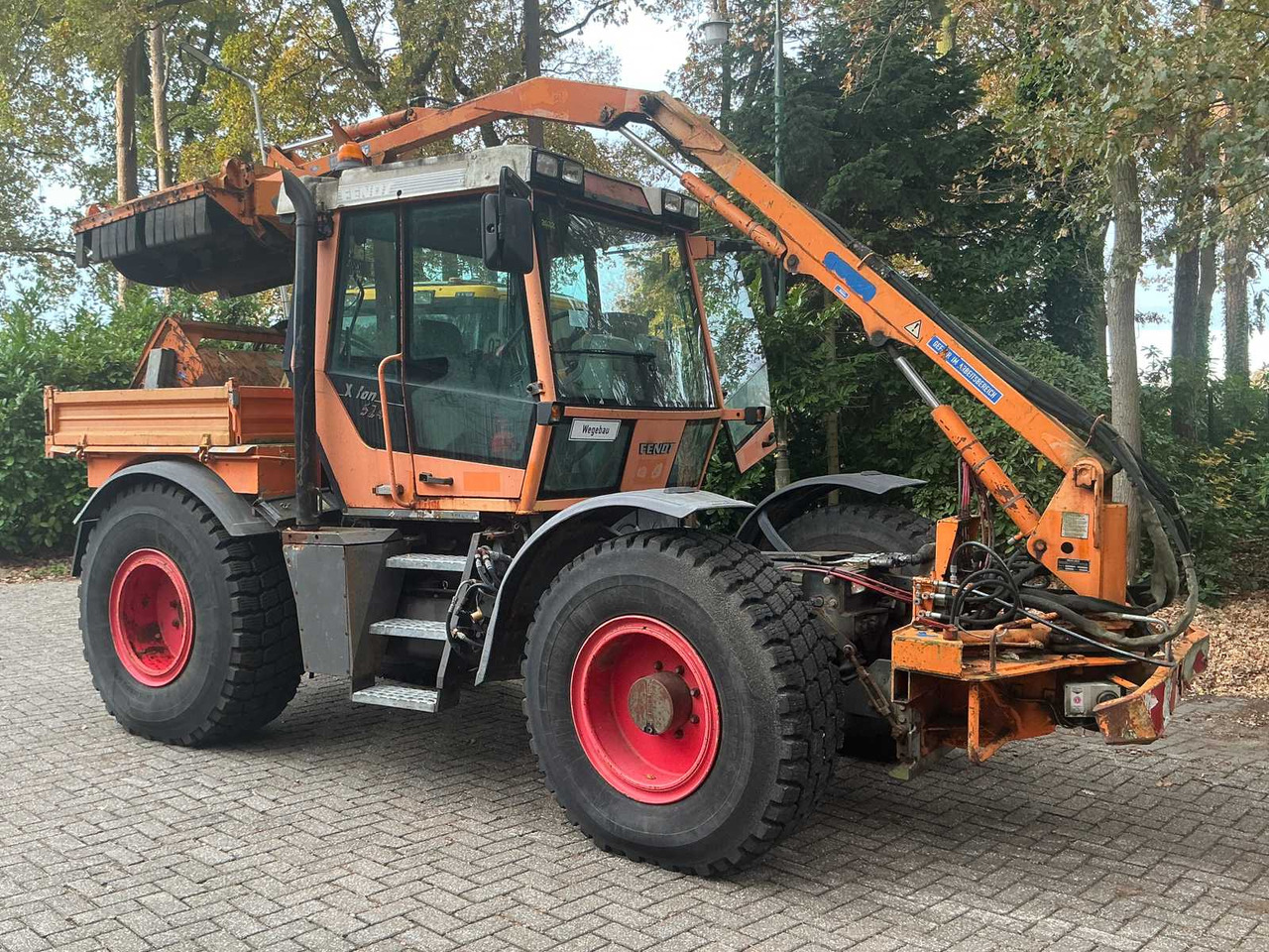 Fendt 1998 FENDT XYLON 524 ALL-WHEEL DRIVE AGRICULTURAL TRACTOR WITH MULAG FME 500 FLAIL MOWER - Traktori: kuva Fendt 1998 FENDT XYLON 524 ALL-WHEEL DRIVE AGRICULTURAL TRACTOR WITH MULAG FME 500 FLAIL MOWER - Traktori Fendt 1998 FENDT XYLON 524 ALL-WHEEL DRIVE AGRICULTURAL TRACTOR WITH MULAG FME 500 FLAIL MOWER - Traktori: kuva Fendt 1998 FENDT XYLON 524 ALL-WHEEL DRIVE AGRICULTURAL TRACTOR WITH MULAG FME 500 FLAIL MOWER - Traktori