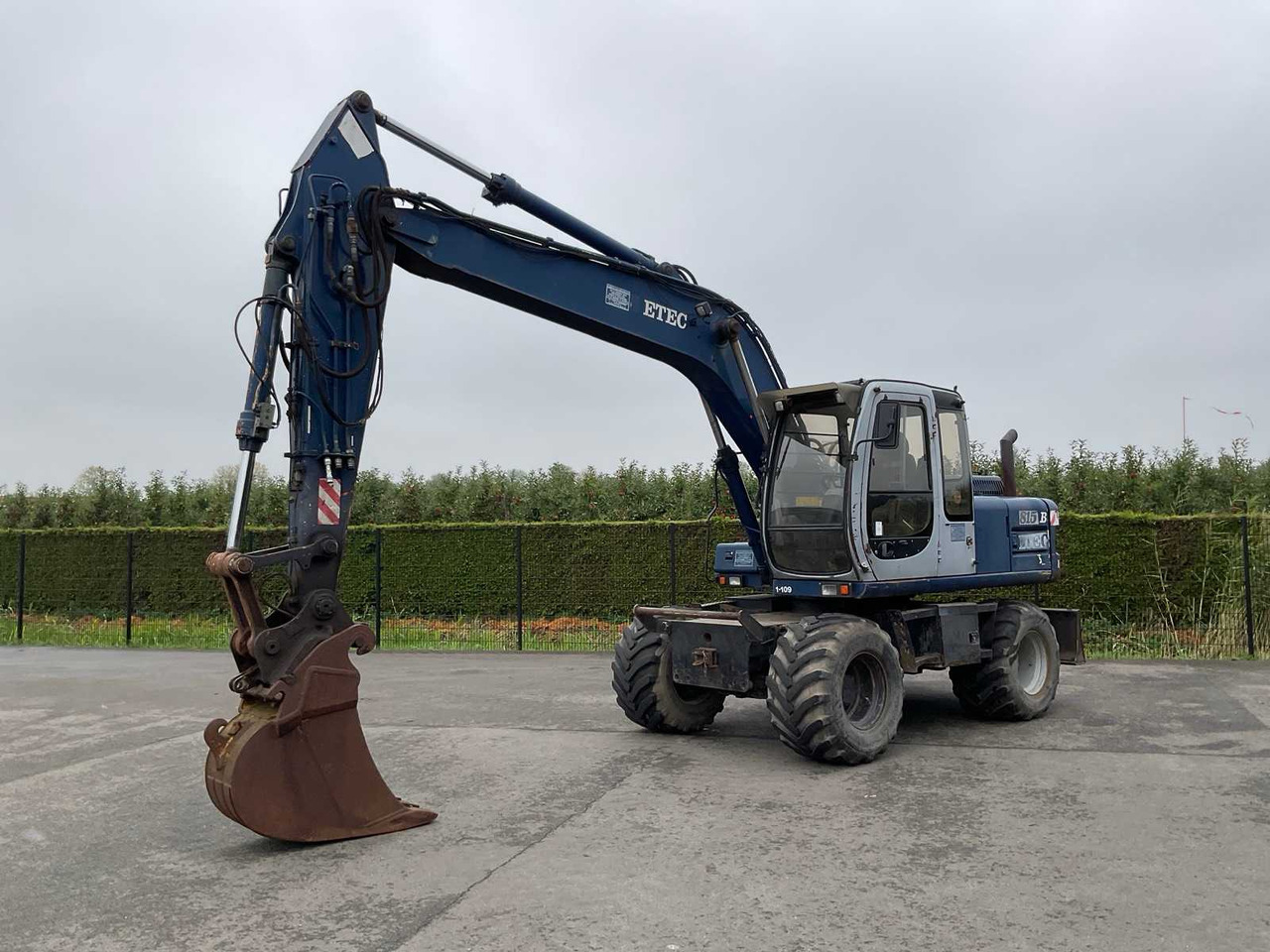 Fiat Hitachi Etec 815B - Pyöräalustainen kaivinkone: kuva Fiat Hitachi Etec 815B - Pyöräalustainen kaivinkone Fiat Hitachi Etec 815B - Pyöräalustainen kaivinkone: kuva Fiat Hitachi Etec 815B - Pyöräalustainen kaivinkone