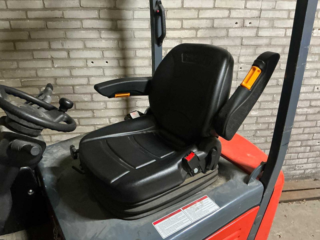 HELI - - FORKLIFT - Vastapainotrukki: kuva HELI - - FORKLIFT - Vastapainotrukki HELI - - FORKLIFT - Vastapainotrukki: kuva HELI - - FORKLIFT - Vastapainotrukki