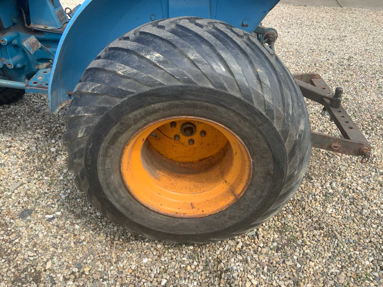 Pientraktori Hinomoto E150D: kuva Pientraktori Hinomoto E150D