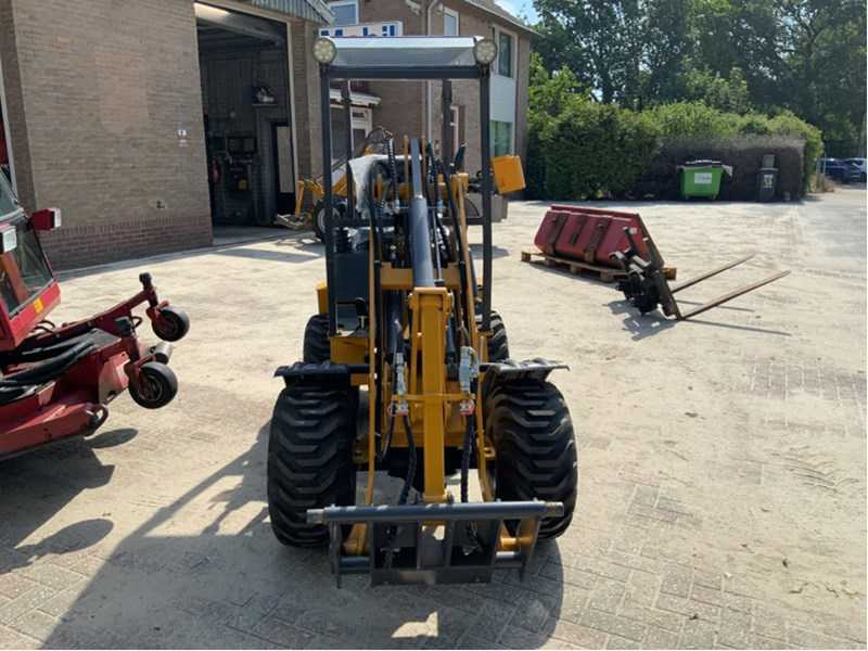 Hytec X100 - Pyöräkuormaaja: kuva Hytec X100 - Pyöräkuormaaja Hytec X100 - Pyöräkuormaaja: kuva Hytec X100 - Pyöräkuormaaja