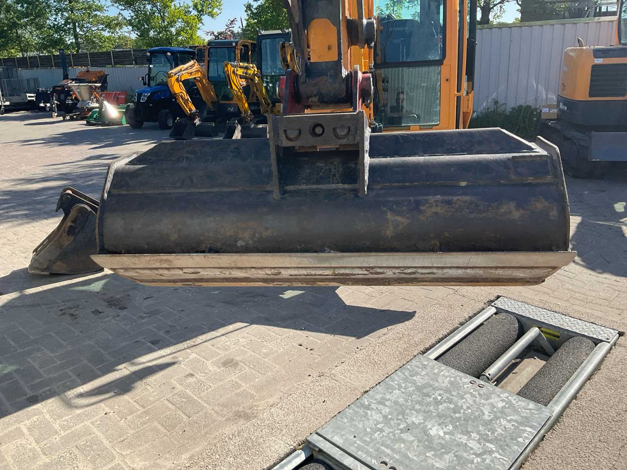 Hyundai Excabator Robex-35z-9A - Telakaivukone: kuva Hyundai Excabator Robex-35z-9A - Telakaivukone Hyundai Excabator Robex-35z-9A - Telakaivukone: kuva Hyundai Excabator Robex-35z-9A - Telakaivukone