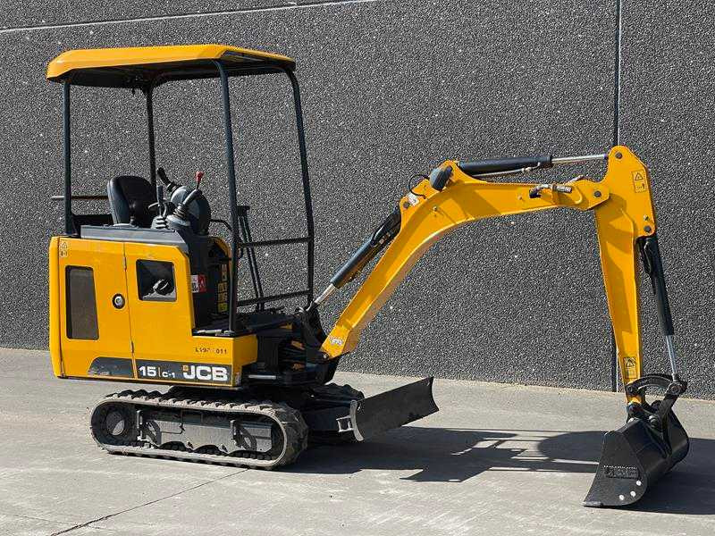 JCB 15 C-1 - Telakaivukone: kuva JCB 15 C-1 - Telakaivukone JCB 15 C-1 - Telakaivukone: kuva JCB 15 C-1 - Telakaivukone
