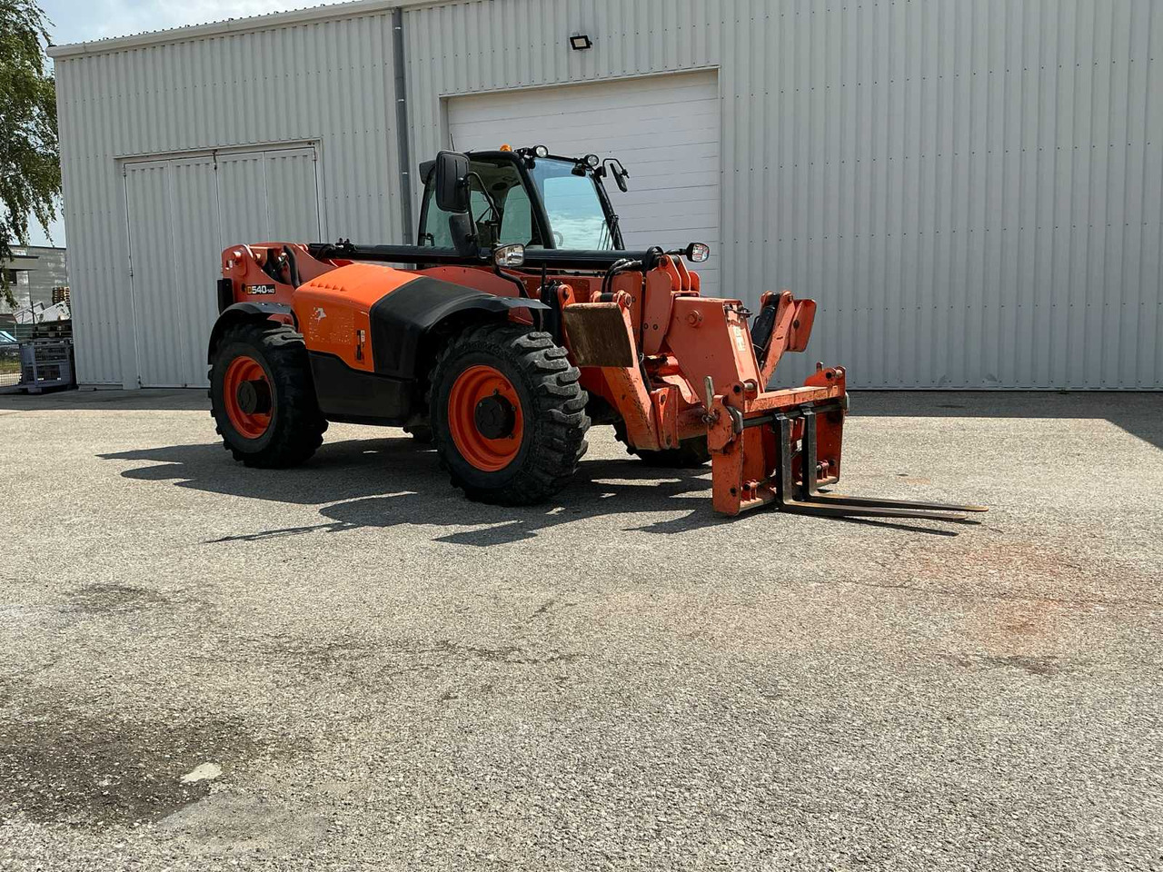 JCB 540-140 - Pyöräkuormaaja: kuva JCB 540-140 - Pyöräkuormaaja JCB 540-140 - Pyöräkuormaaja: kuva JCB 540-140 - Pyöräkuormaaja