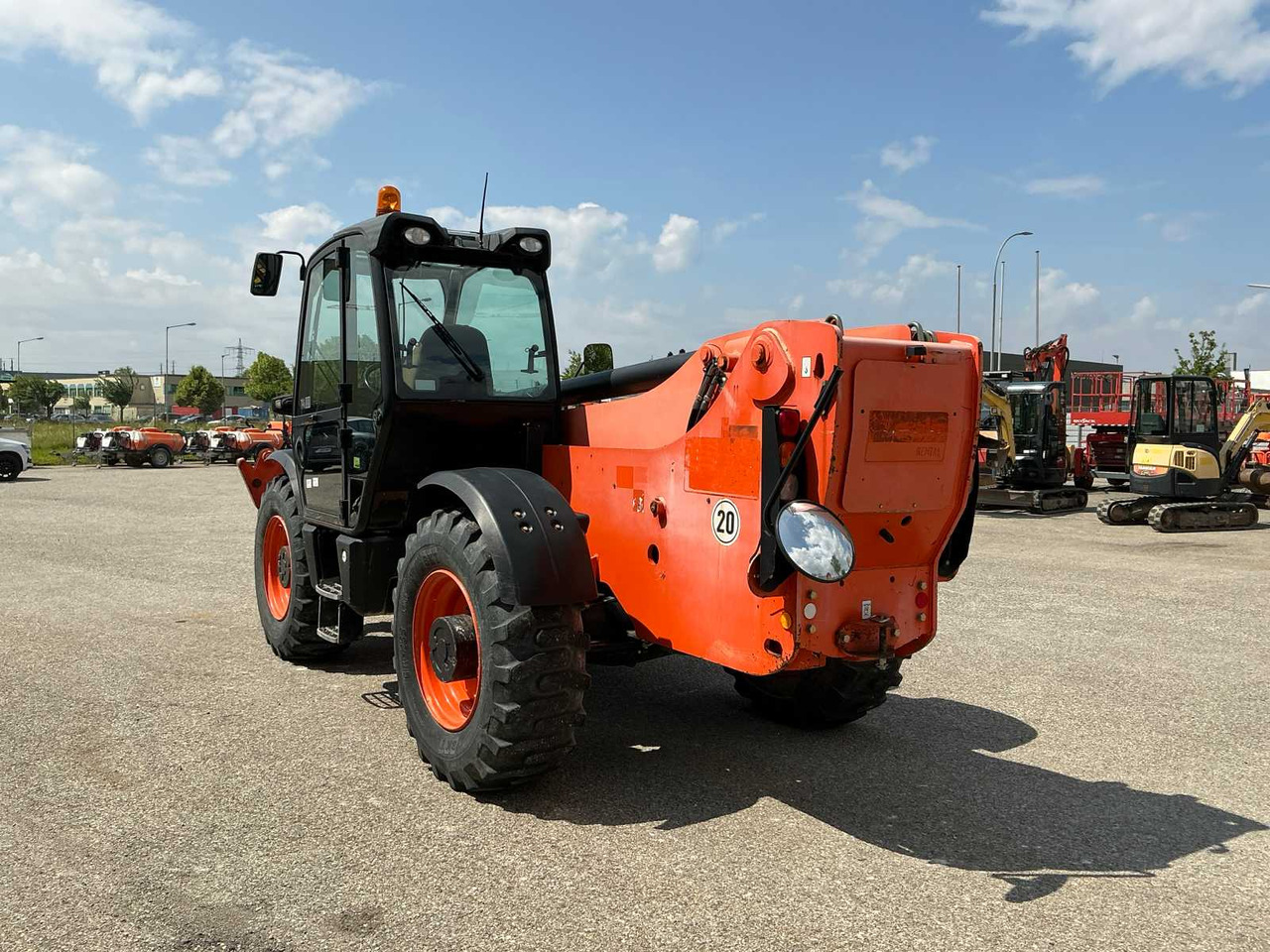 JCB 540-140 - Pyöräkuormaaja: kuva JCB 540-140 - Pyöräkuormaaja JCB 540-140 - Pyöräkuormaaja: kuva JCB 540-140 - Pyöräkuormaaja